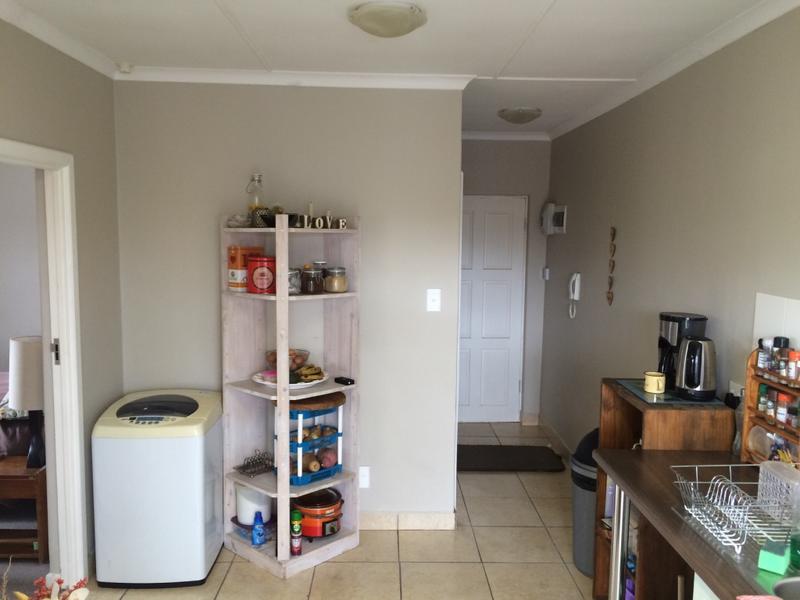 To Let 2 Bedroom Property for Rent in Grahamstown Central Eastern Cape